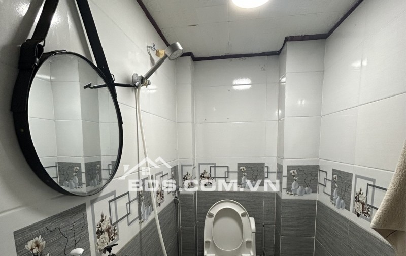 Bán nhà Hẻm nhựa 3m, Gần MT Hoàng Văn Thụ P.4 Tân Bình 45m2, 3PN có phòng Trệt. Chỉ 6.3 tỷ